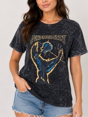 Recycled Karma Black Aerosmith Graphic Tee with Blue & Gold Print SZ MD